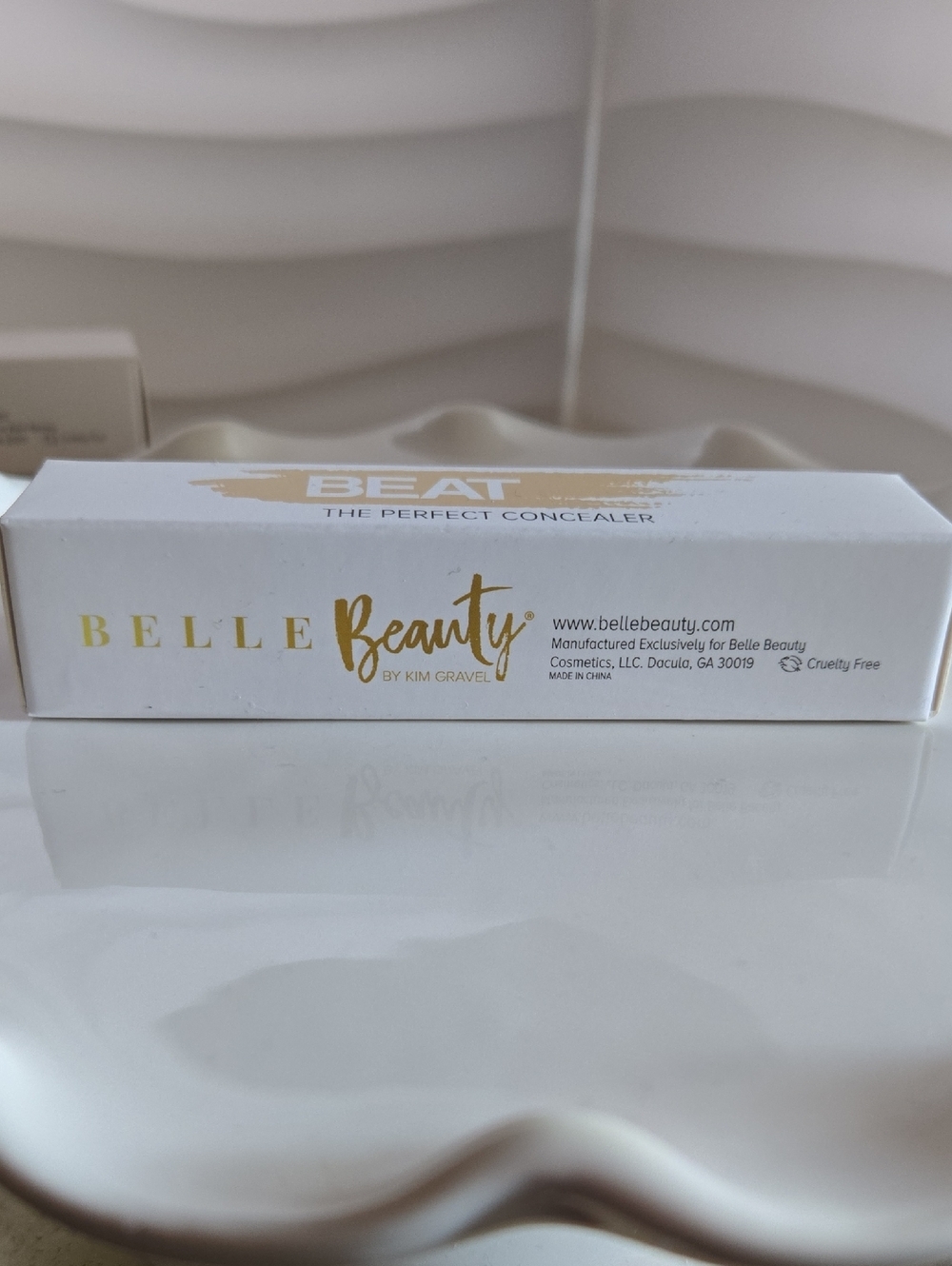 Belle Beauty BEAT The Perfect Concealer - Light - Picture 2 of 6